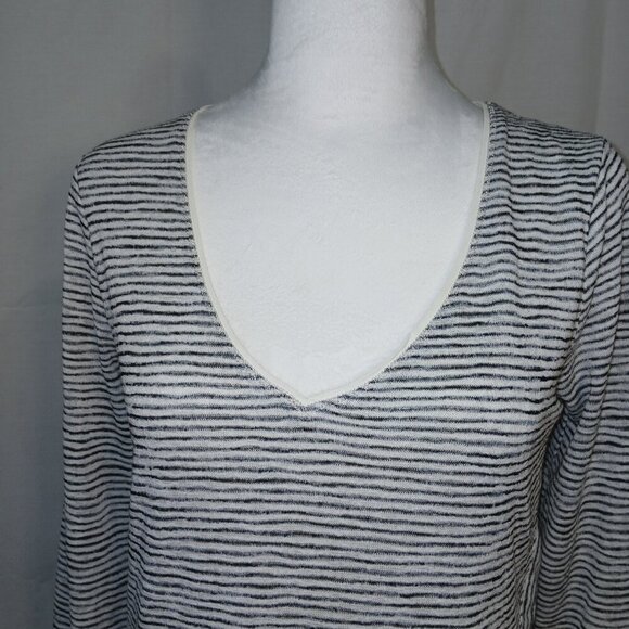 WHITE HOUSE BLACK MARKET 3\4 SLEEVE LINED TOP, BLACK AND WHITE STRIPES, SIZE XS - Picture 2 of 9